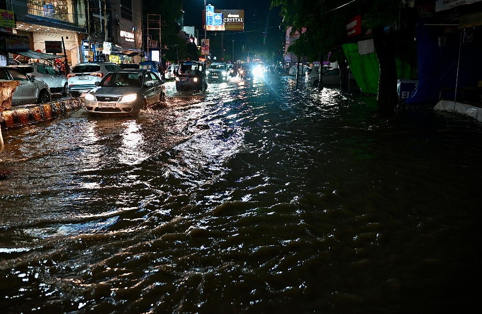 monsoon update heavy rain in kanpur