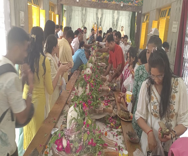 Pujan in Prayagraj Shiv Mandir