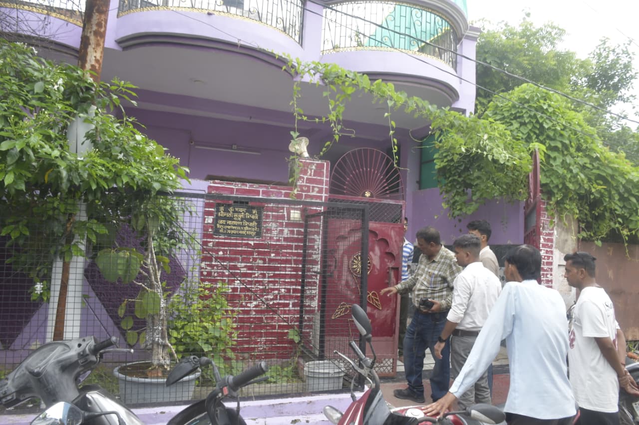 kanpur news robbery at teacher house in shyam nagar kanpur news robbery at teacher house in shyam nagar
