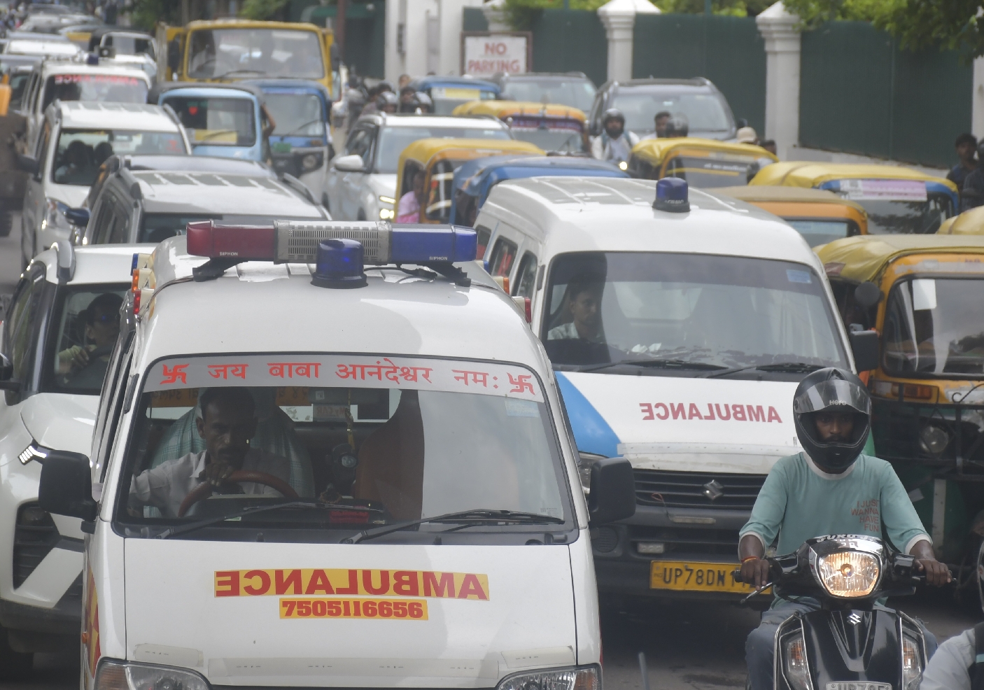 kanpur choked by traffic during bjp yuva morcha up president rohit mishra welcome