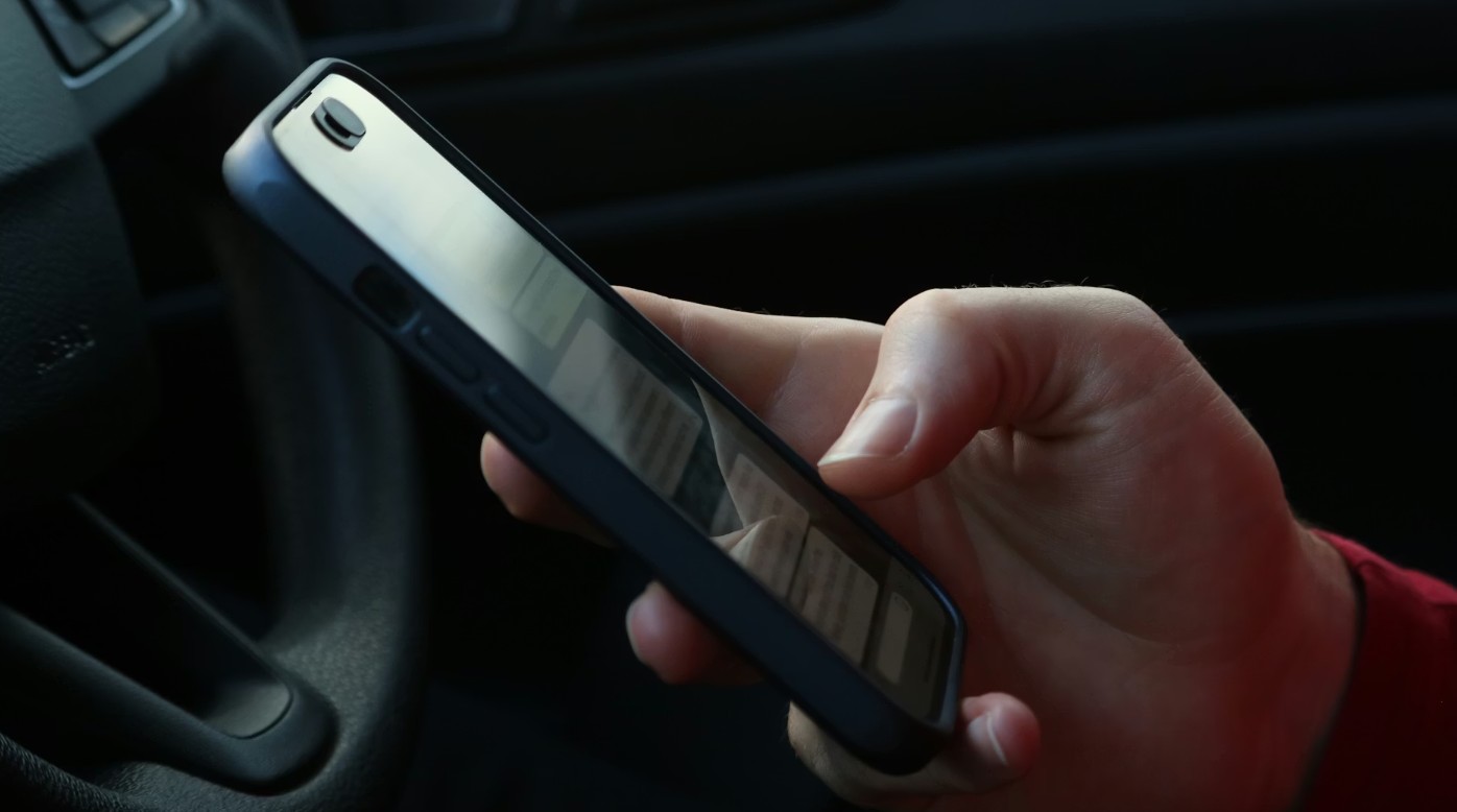 Mobile User_UnSplash (2)