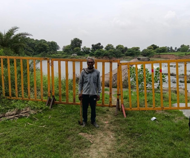 vid stop dam barricading  215415