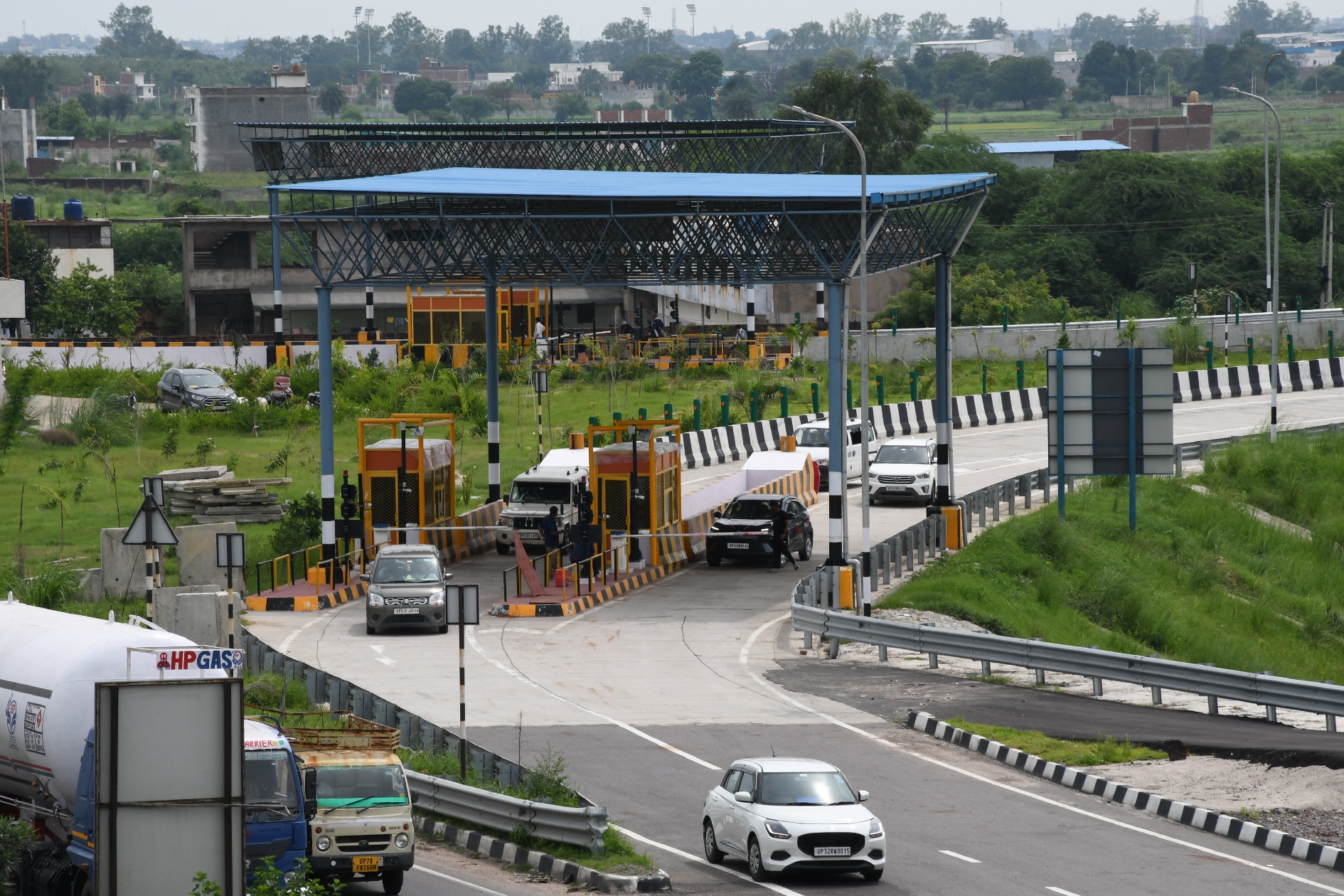 Lucknow Kanpur Expressway Damaged