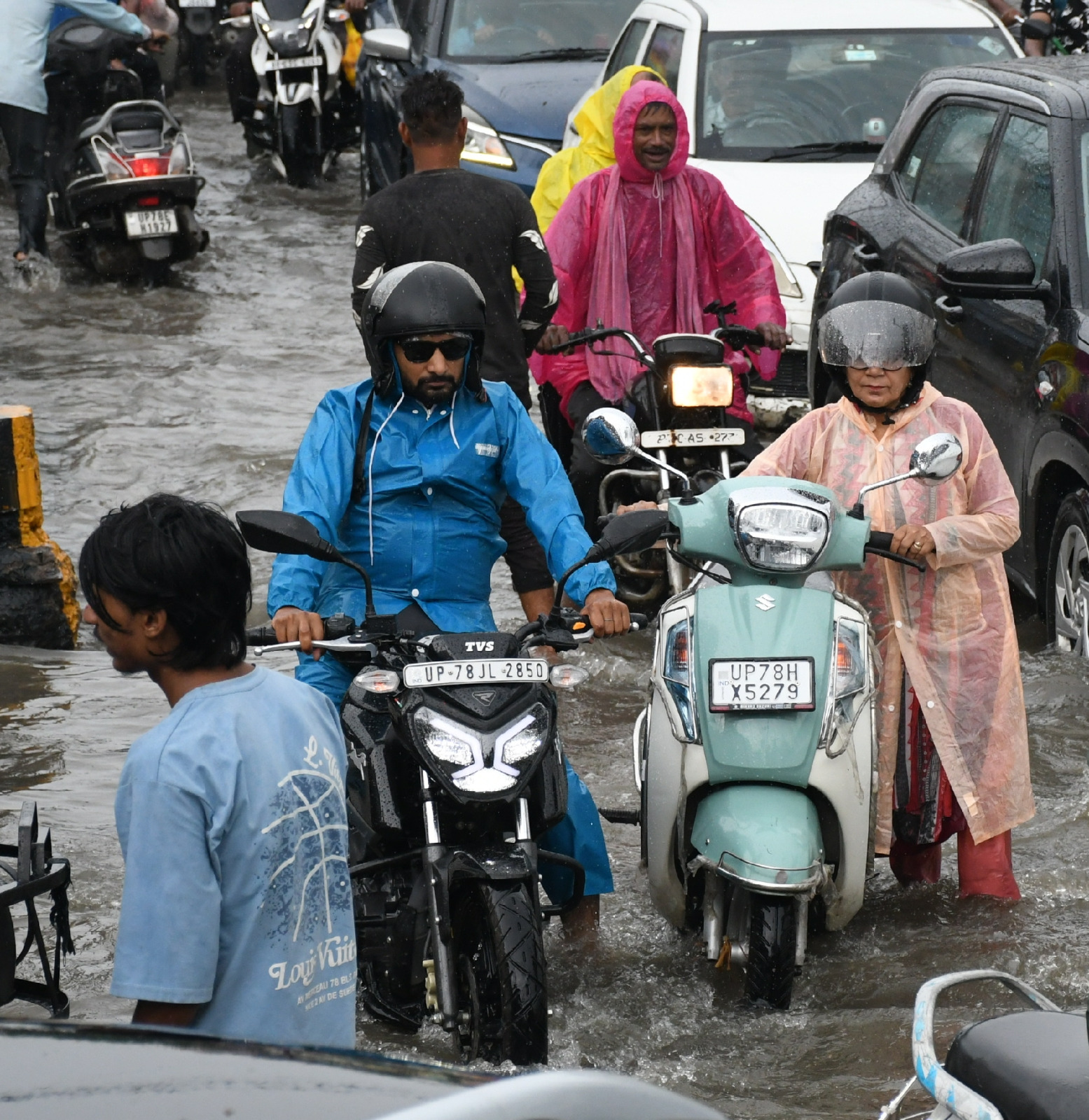 Kanpur Heavy Rain Waterlogging