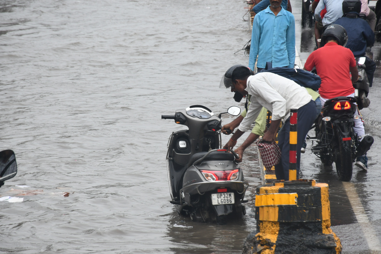 Kanpur Heavy Rain Waterlogging