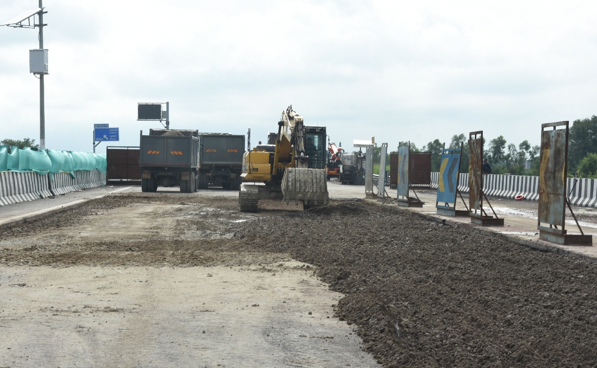 Lucknow Kanpur Expressway Damaged
